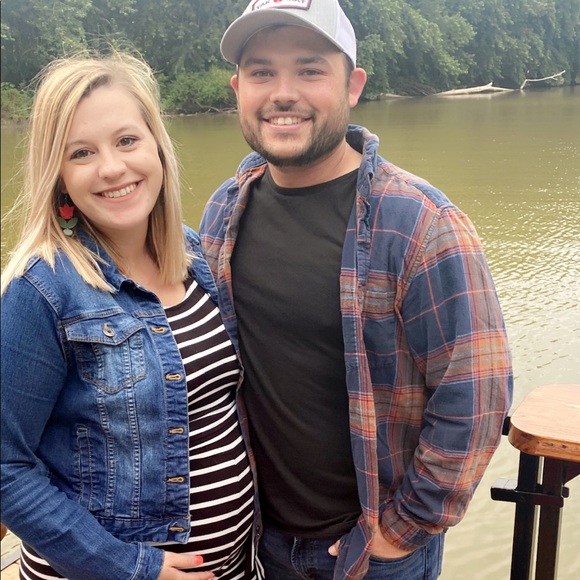 Meet your Posher, Caitlin - Picture 1 of 1